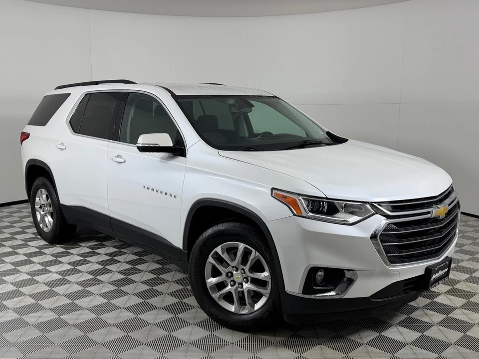 2019 Chevrolet Traverse - Image 2 of 12