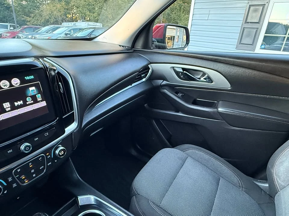 2019 Chevrolet Traverse - Image 11 of 20