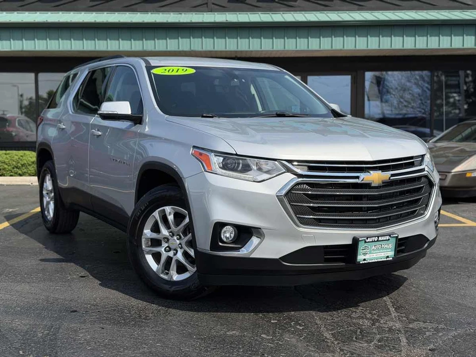 2019 Chevrolet Traverse - Image 2 of 12