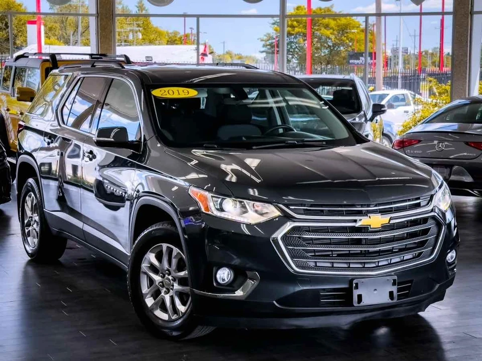 2019 Chevrolet Traverse - Image 2 of 12