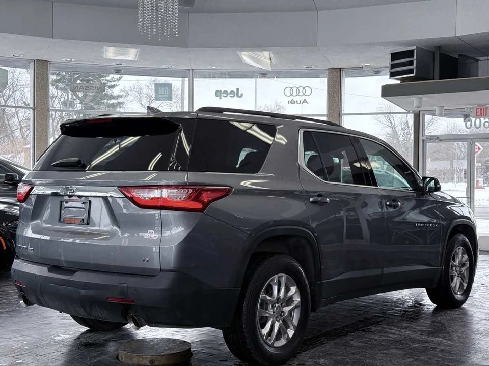 2019 Chevrolet Traverse - Image 9 of 12