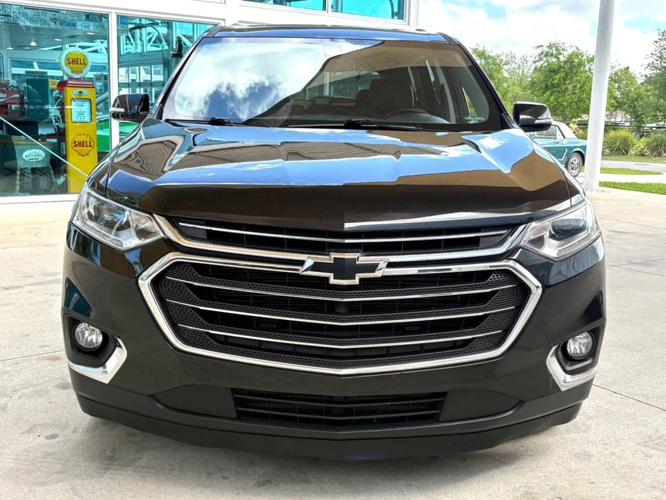 2019 Chevrolet Traverse - Image 2 of 21