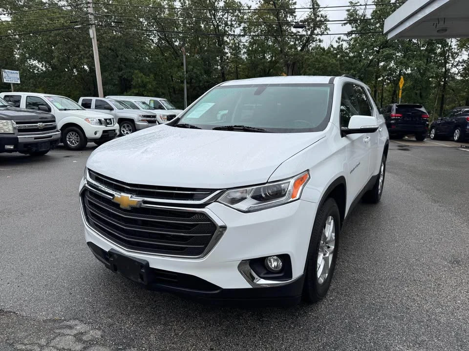 2019 Chevrolet Traverse - Image 2 of 8