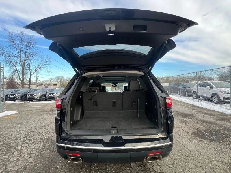 2019 Chevrolet Traverse - Image 9 of 12