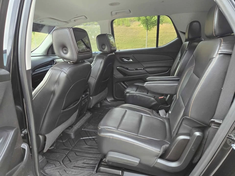 2019 Chevrolet Traverse - Image 8 of 15