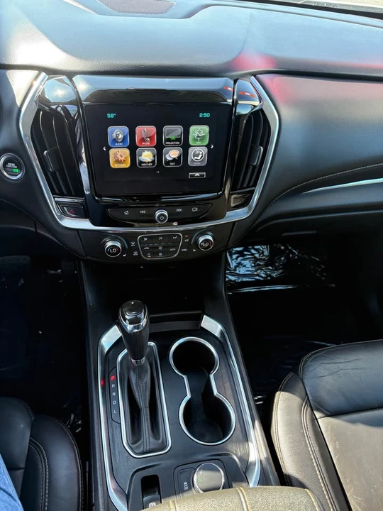 2019 Chevrolet Traverse - Image 2 of 11