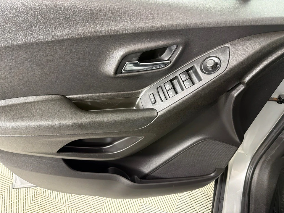2019 Chevrolet Trax - Image 11 of 12