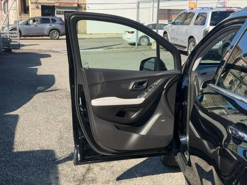 2019 Chevrolet Trax - Image 8 of 12