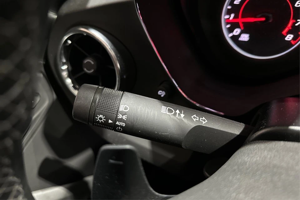 2019 Chevrolet Camaro 6th Gen - Image 15 of 19