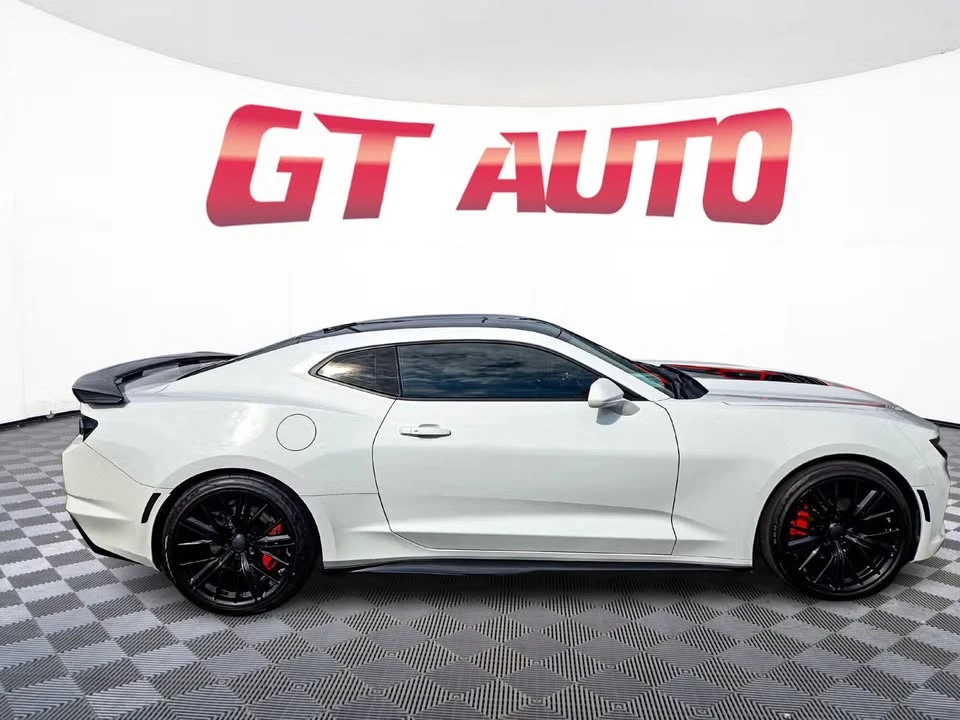 2019 Chevrolet Camaro SS 6th Gen - Image 8 of 15
