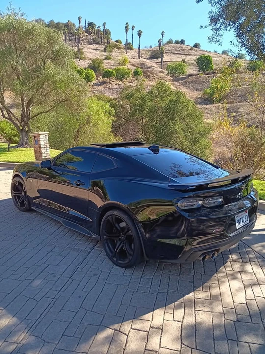 2019 Chevrolet Camaro SS 6th Gen - Image 2 of 9