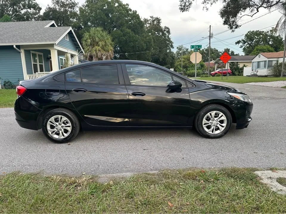 2019 Chevrolet Cruze - Image 8 of 14