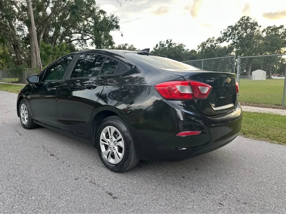 2019 Chevrolet Cruze - Image 11 of 14