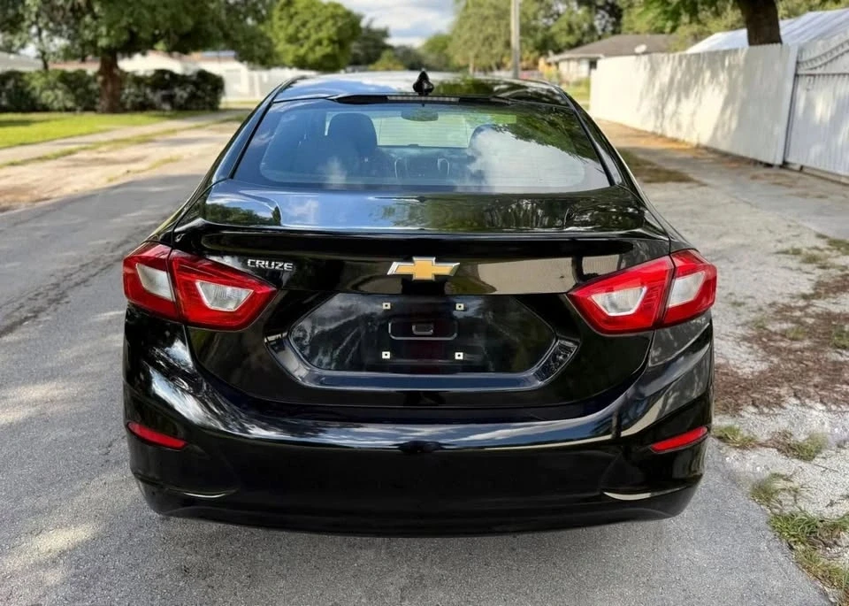 2019 Chevrolet Cruze - Image 8 of 20