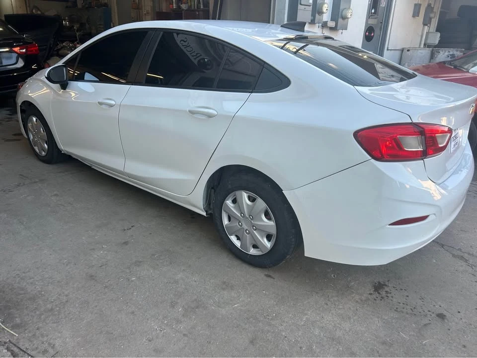 2019 Chevrolet Cruze - Image 2 of 4