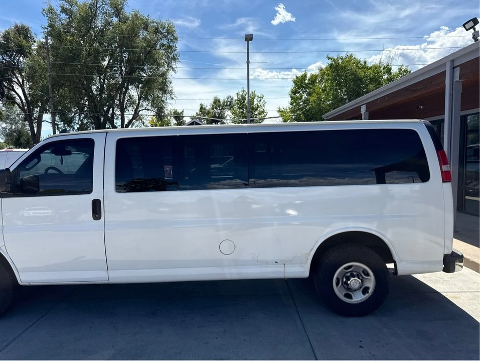 2019 Chevrolet Express - Image 8 of 20
