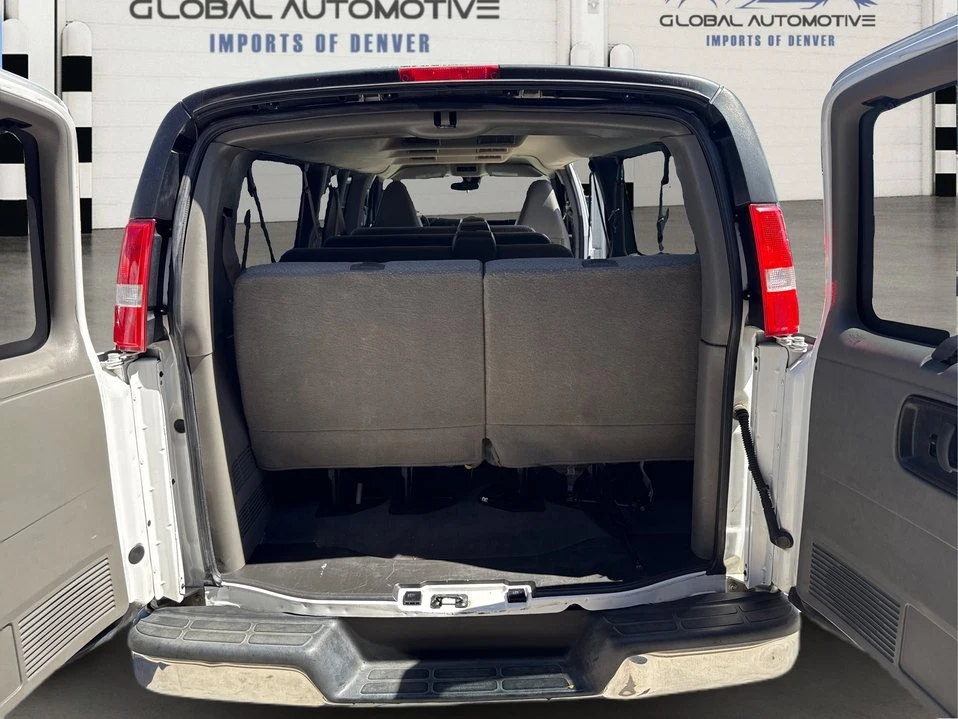 2019 Chevrolet Express - Image 11 of 20