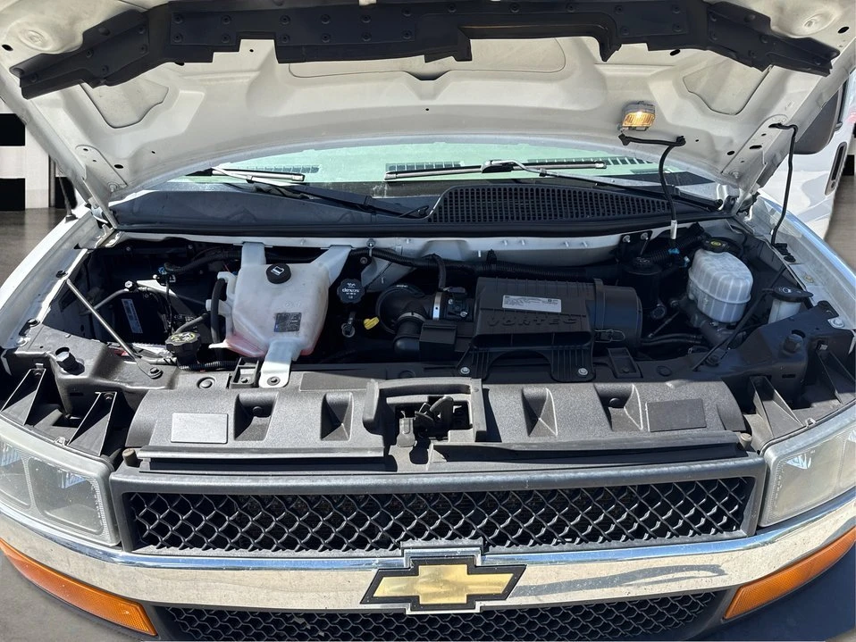 2019 Chevrolet Express - Image 18 of 20
