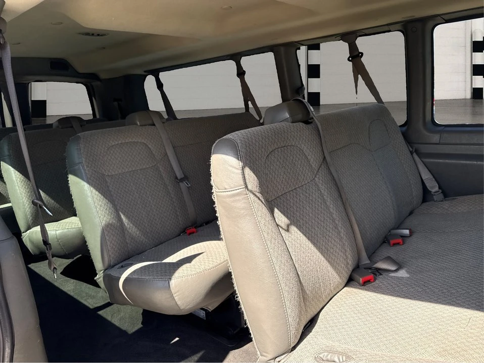 2019 Chevrolet Express - Image 10 of 20
