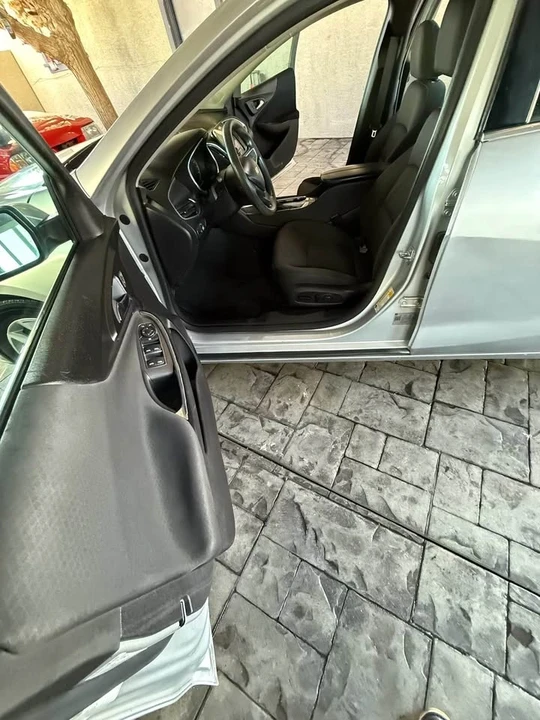 2019 Chevrolet Malibu - Image 14 of 20