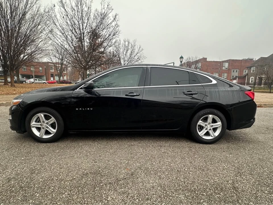 2019 Chevrolet Malibu - Image 2 of 15