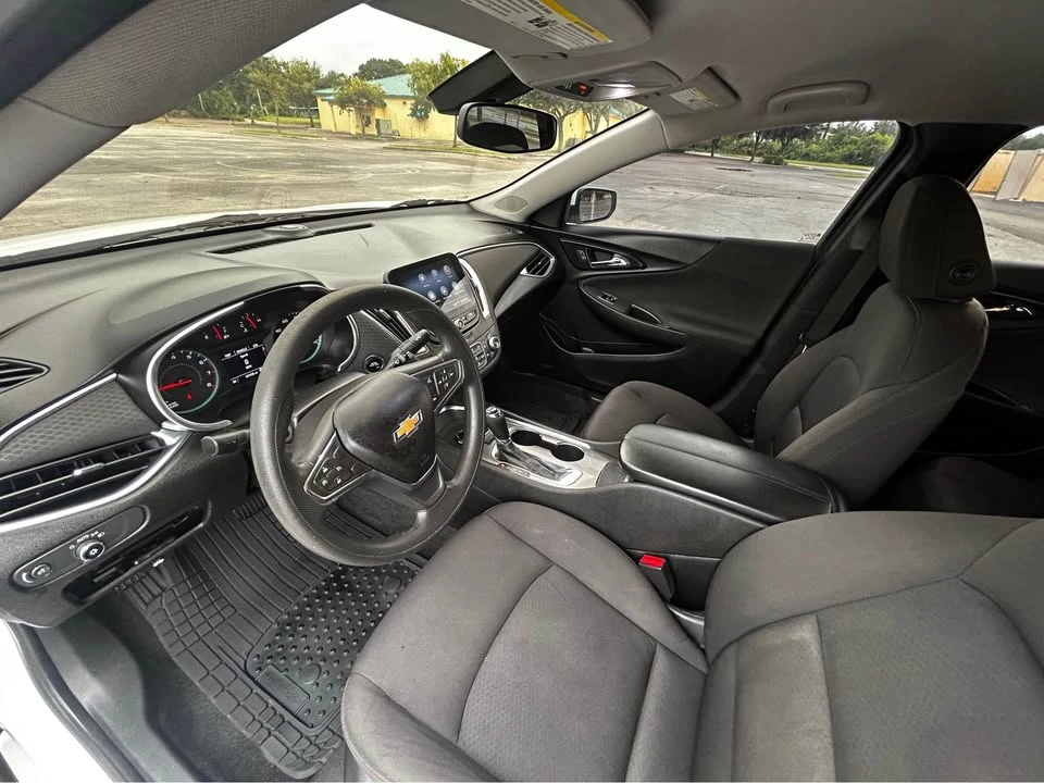 2019 Chevrolet Malibu - Image 9 of 15