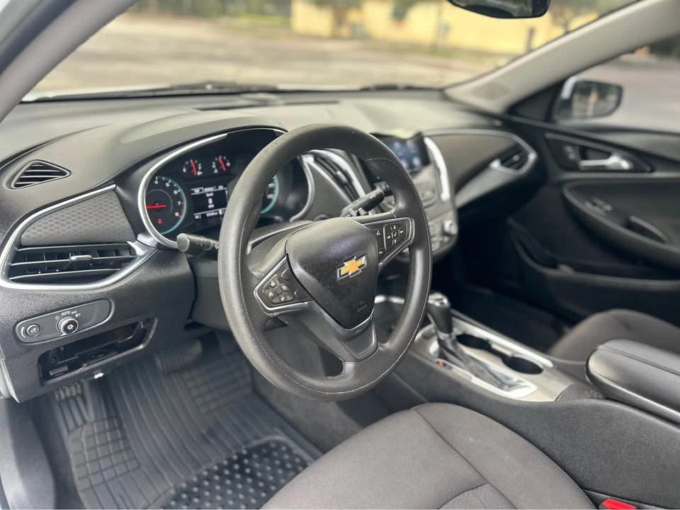 2019 Chevrolet Malibu - Image 7 of 15
