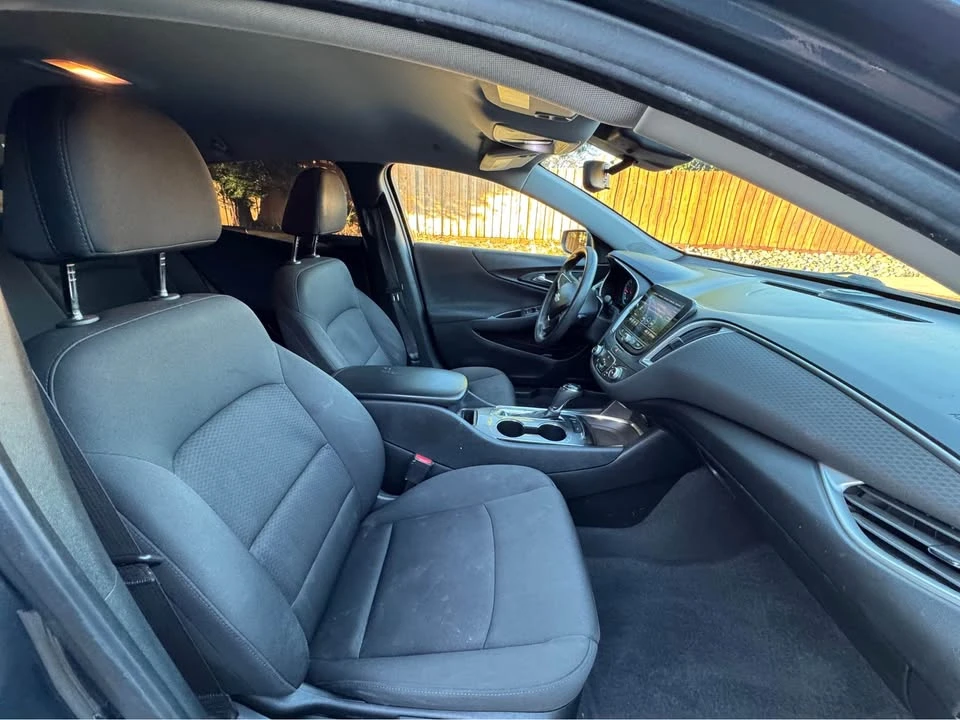 2019 Chevrolet Malibu - Image 10 of 11