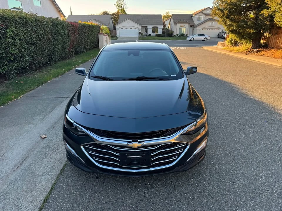 2019 Chevrolet Malibu - Image 2 of 11