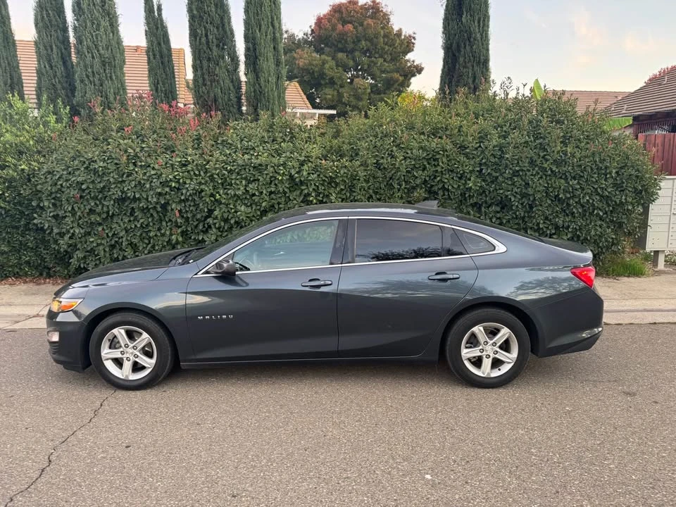 2019 Chevrolet Malibu - Image 2 of 11