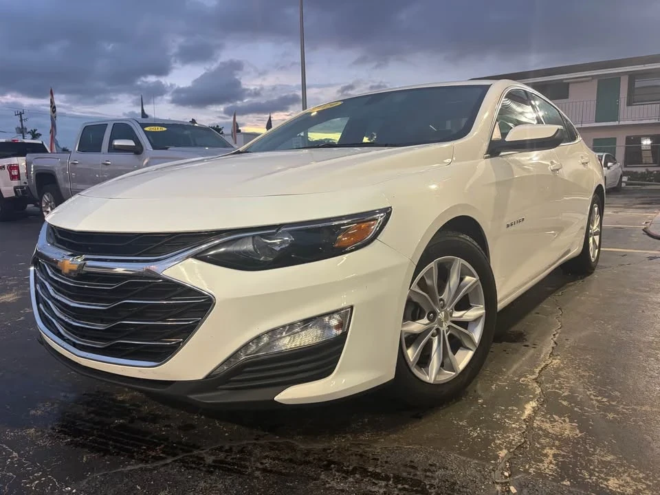 2019 Chevrolet Malibu - Image 2 of 11