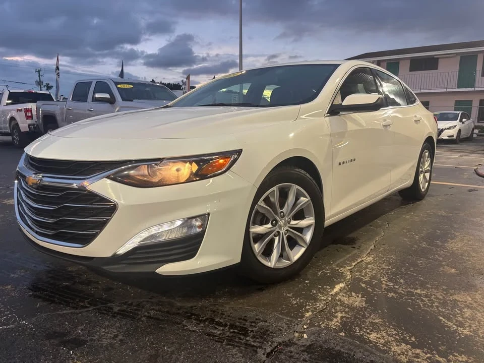 2019 Chevrolet Malibu - Image 3 of 11