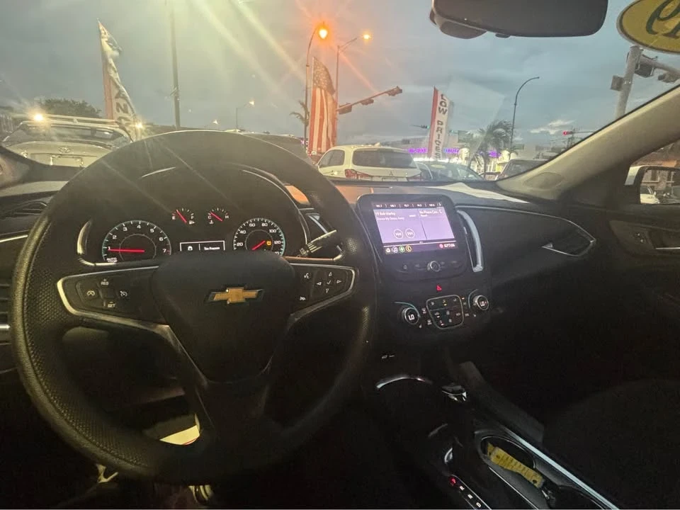 2019 Chevrolet Malibu - Image 10 of 11