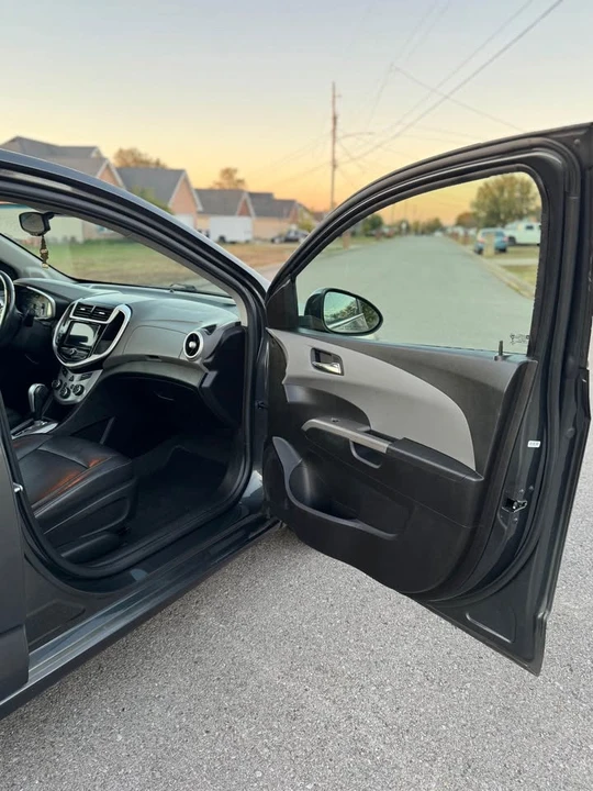 2019 Chevrolet Aveo/Sonic - Image 9 of 19