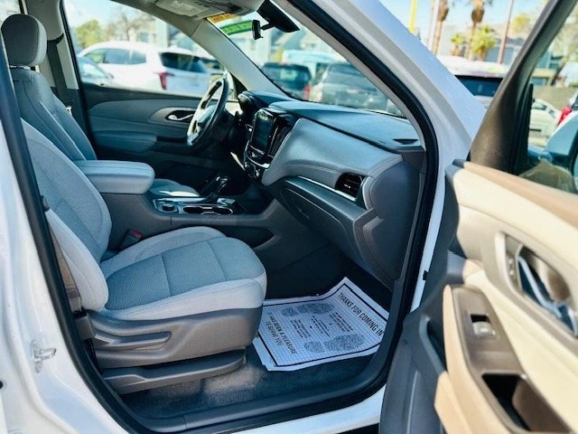 2019 Chevrolet Traverse - Image 11 of 16
