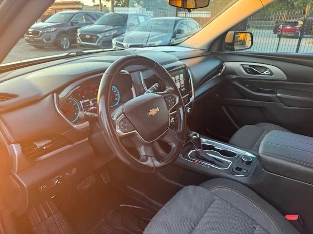 2019 Chevrolet Traverse - Image 7 of 15