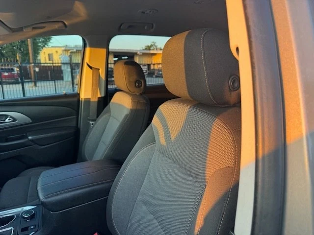 2019 Chevrolet Traverse - Image 6 of 15