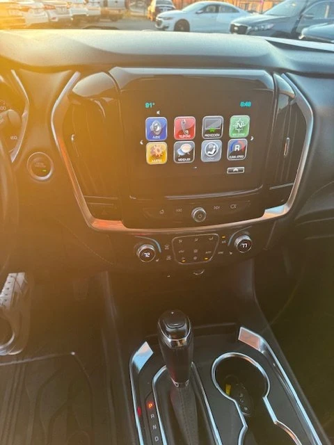 2019 Chevrolet Traverse - Image 9 of 15