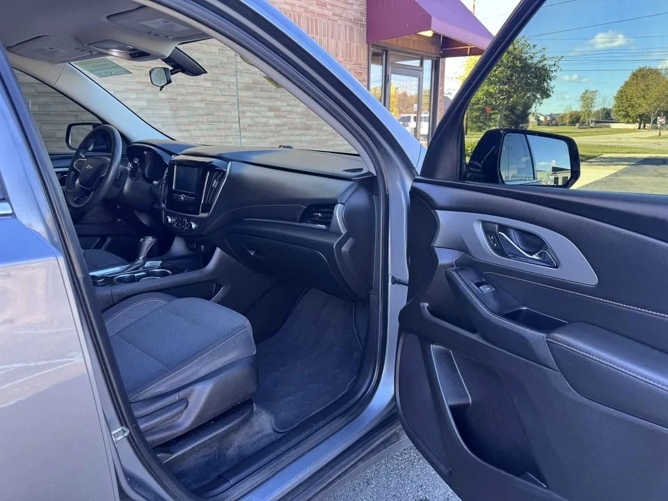 2019 Chevrolet Traverse - Image 16 of 20