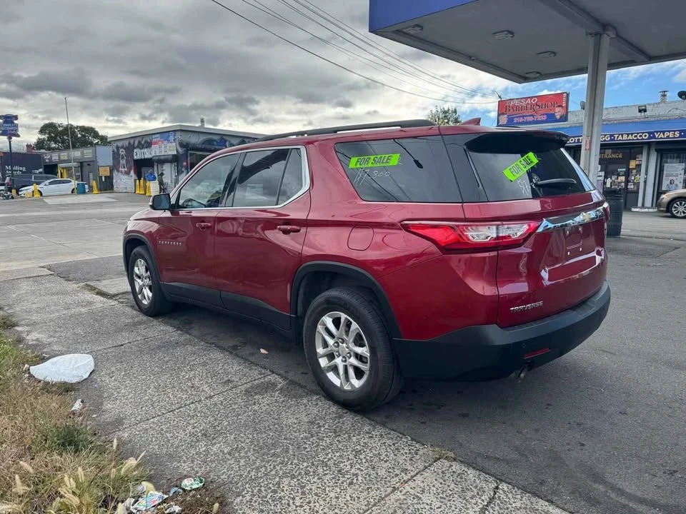 2019 Chevrolet Traverse - Image 2 of 5
