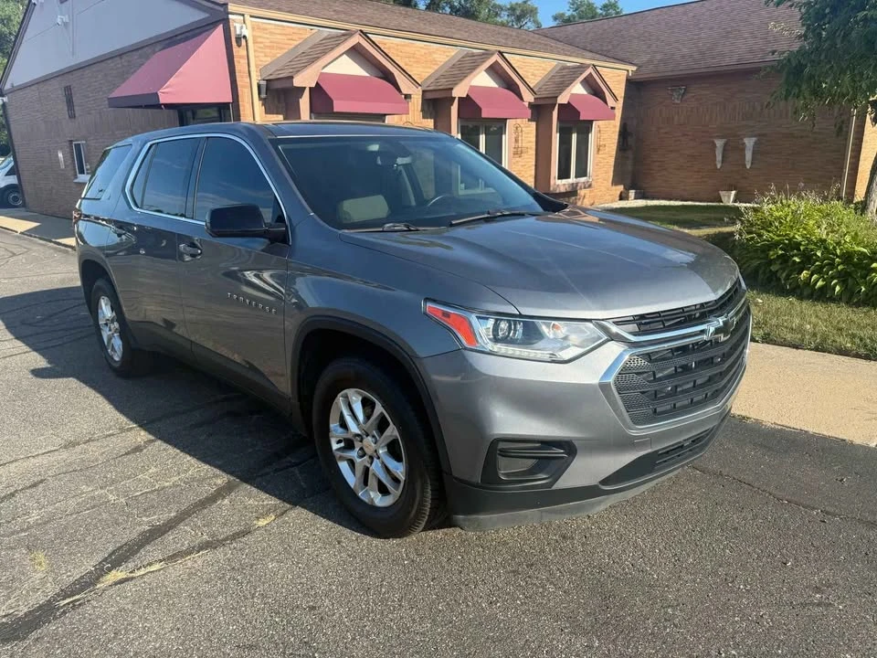 2019 Chevrolet Traverse - Image 2 of 17