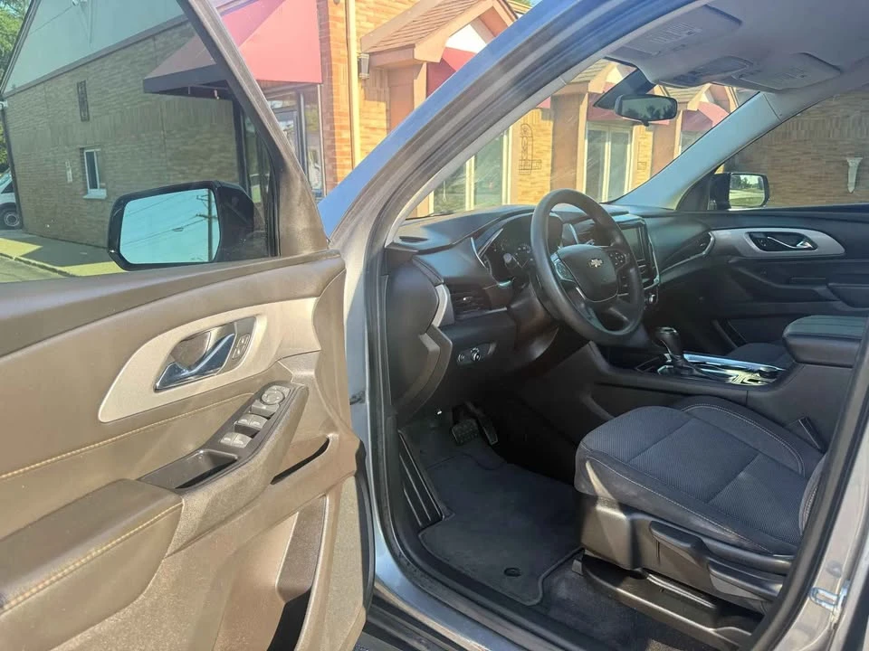 2019 Chevrolet Traverse - Image 7 of 17