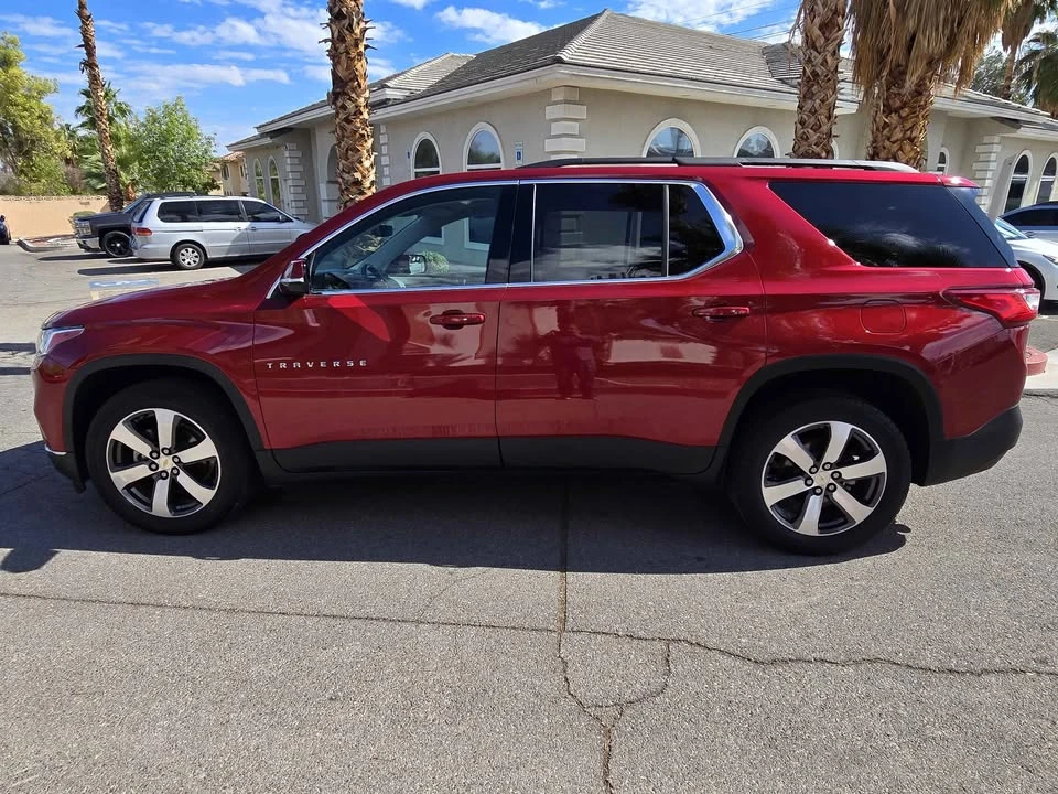 2019 Chevrolet Traverse - Image 2 of 18