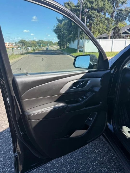 2019 Chevrolet Traverse - Image 13 of 20
