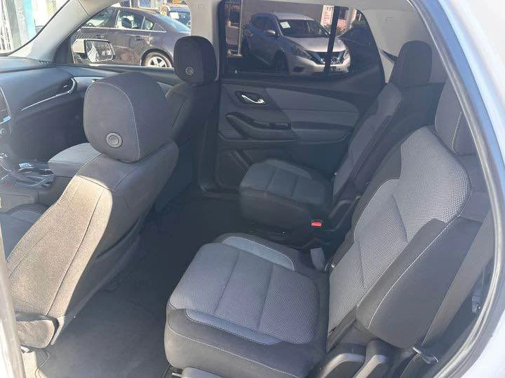 2019 Chevrolet Traverse - Image 9 of 16