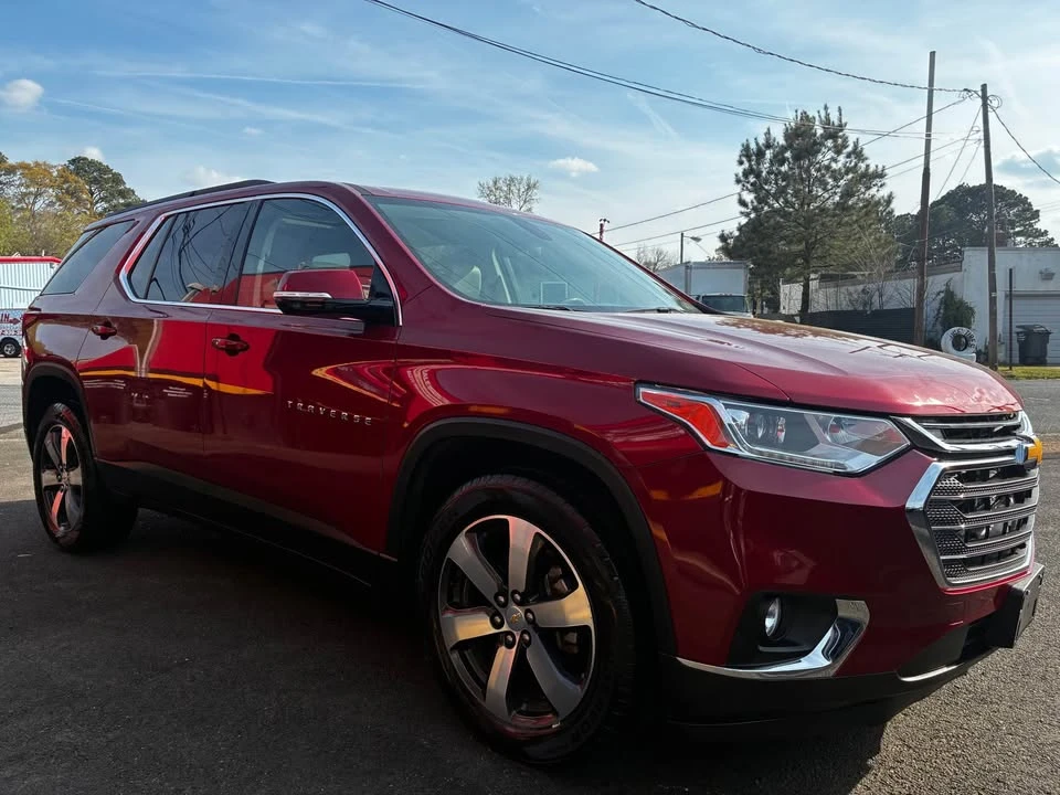 2019 Chevrolet Traverse - Image 2 of 19