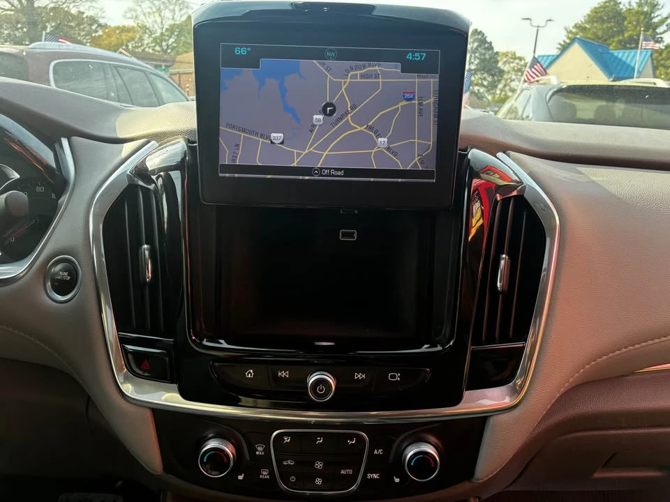 2019 Chevrolet Traverse - Image 14 of 19