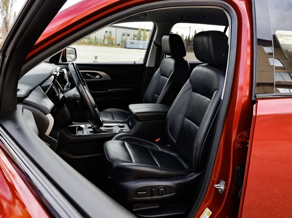 2019 Chevrolet Traverse - Image 9 of 17