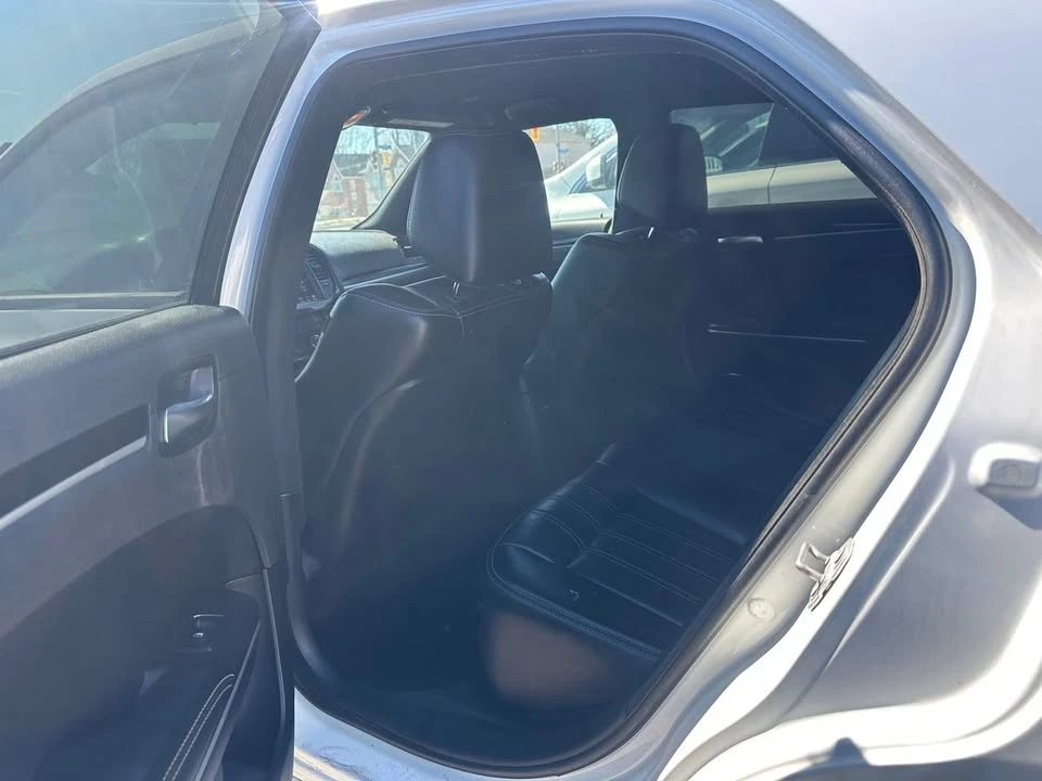 2019 Chrysler 300 (2005-2023) - Image 7 of 14