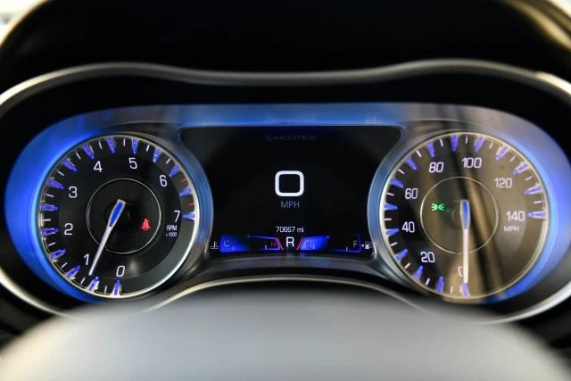 2019 Chrysler 300 (2005-2023) - Image 14 of 30